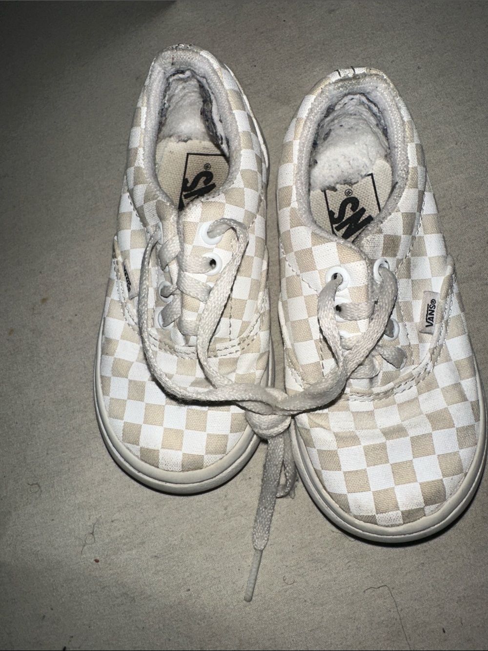 Vans Kids Size 6 Checkerboard Lace-Up Sneakers in Cream and White